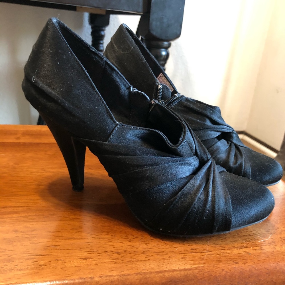Black Close Toed Heels